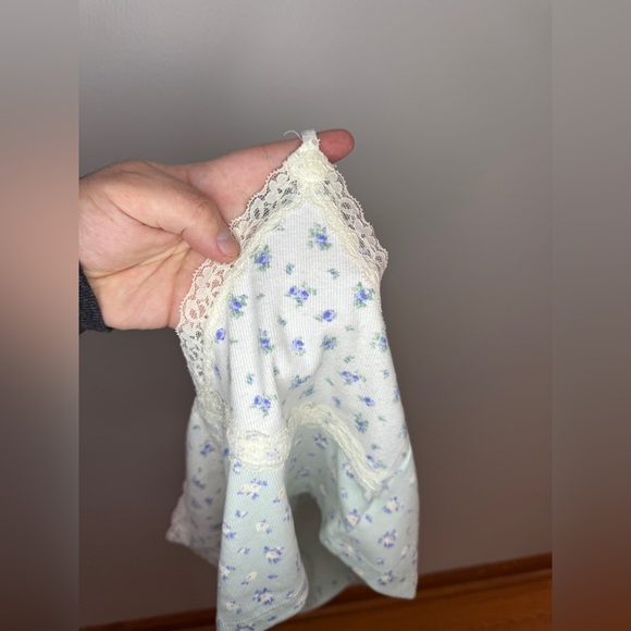 Pre-Owned LG Aeropostale White and Blue Floral Print Lace Cami Top - Picture 5 of 5